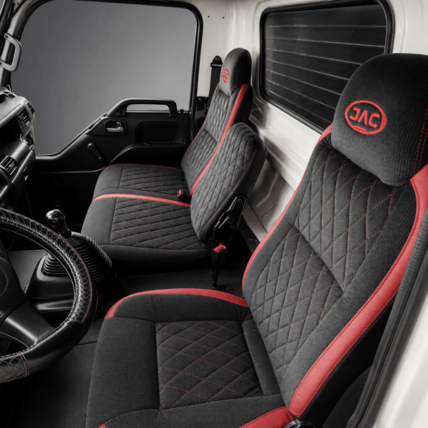 Tapiforros para Camión Tipo NHR JAC, JMC y Fotón – Diseño Diamond Red en Pana Gris con Prana Rojo